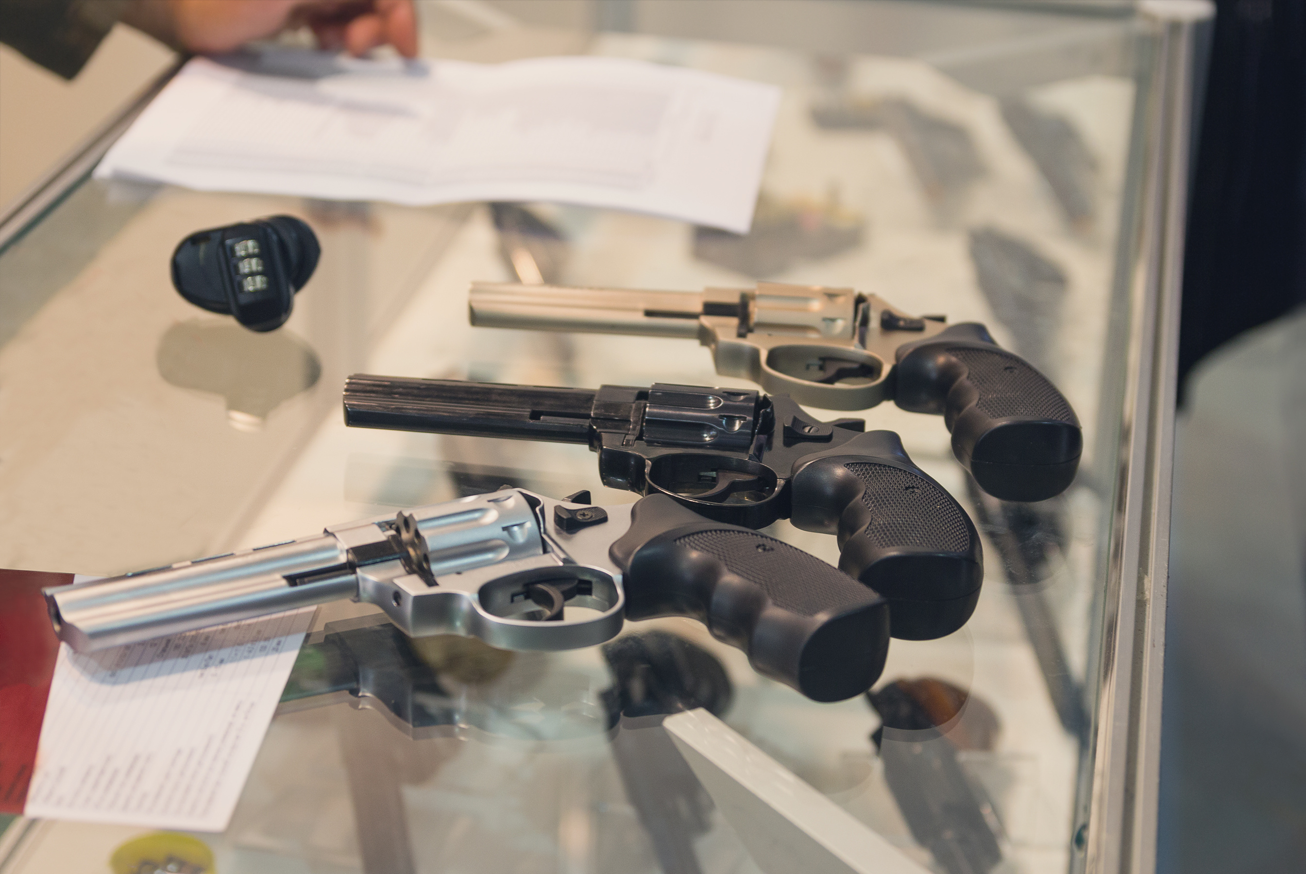 gun_pawn shop